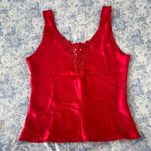 Vintage Cami Red Medium Silky Chemise Tank Top Coquette Lace Scalloped Trim Poly - Picture 2 of 3